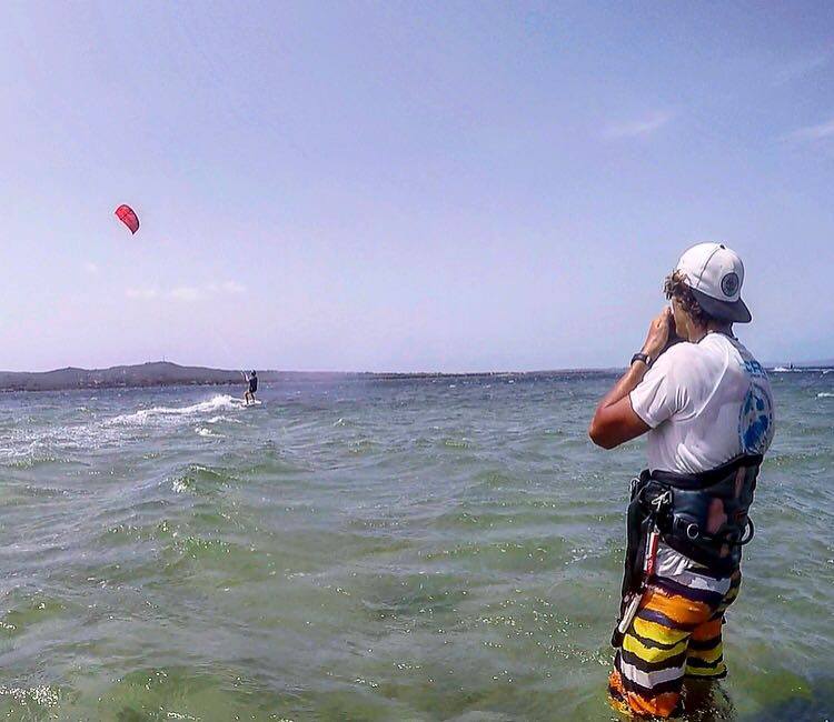 Kitesurfunterricht in Punta Trettu auf Sardinien